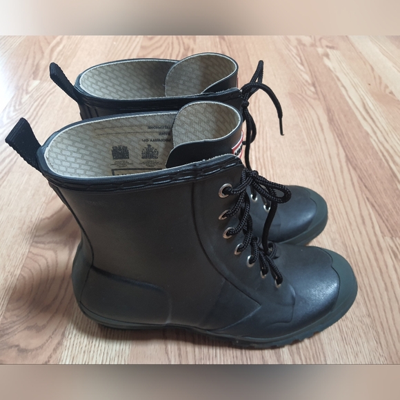 Hunter lace up boots - Picture 2 of 6